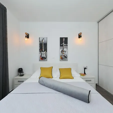 Suva Punta, No 1 Appartement *