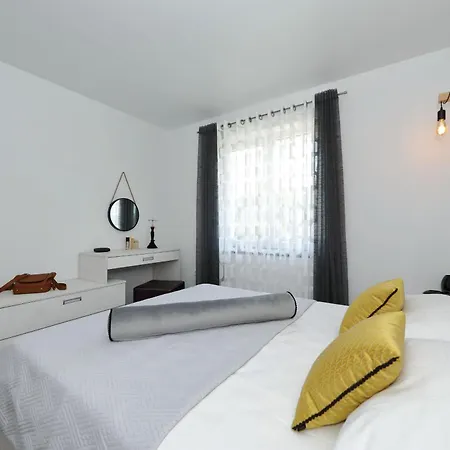 Suva Punta, No 1 Appartement Vir