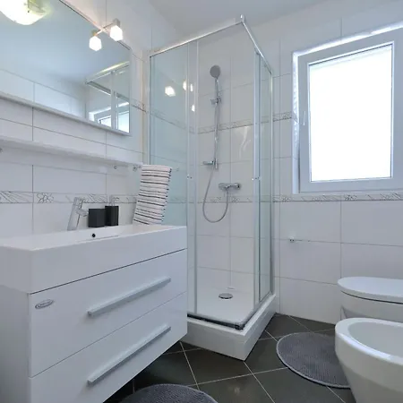 Suva Punta, No 1 Appartement *