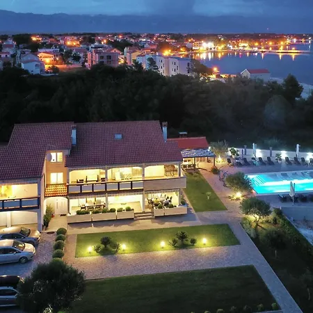 Suva Punta, No 1 *