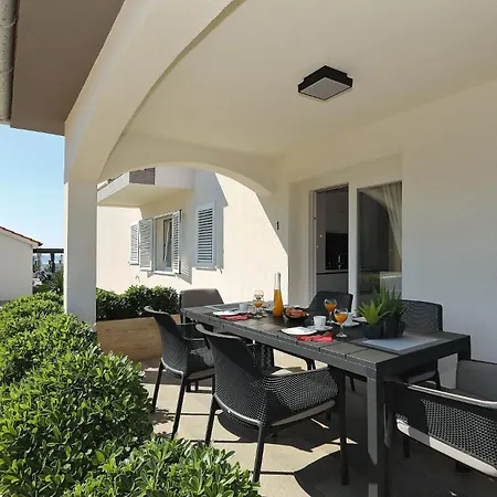 Suva Punta, No 1 *