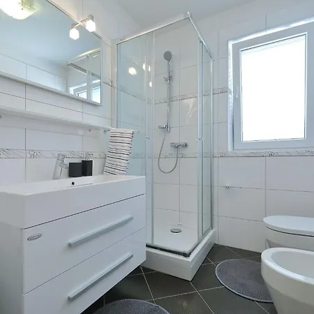 Suva Punta, No 1 Apartment *