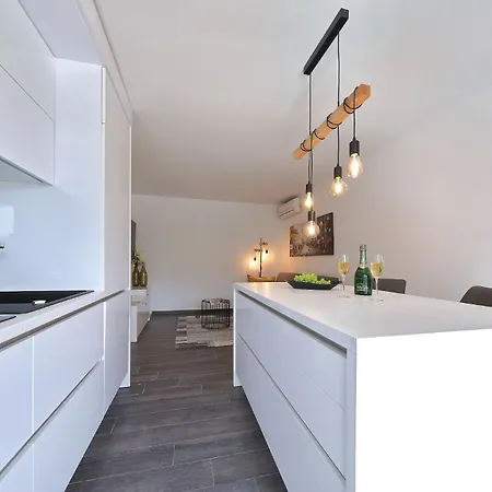 Apartment Suva Punta, No 1 Vir