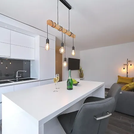 Suva Punta, No 1 Apartment *