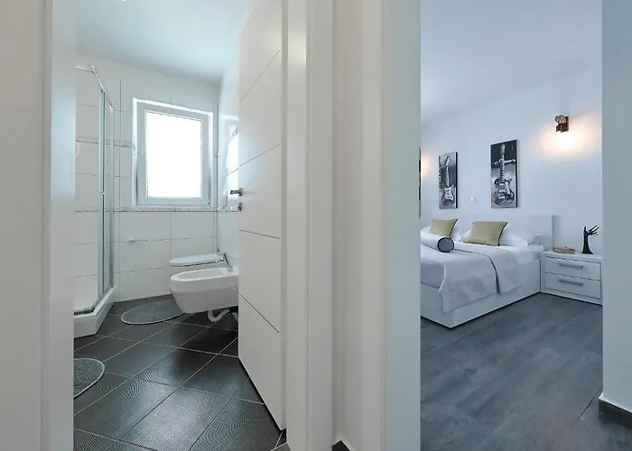 Suva Punta, No 1 Вир