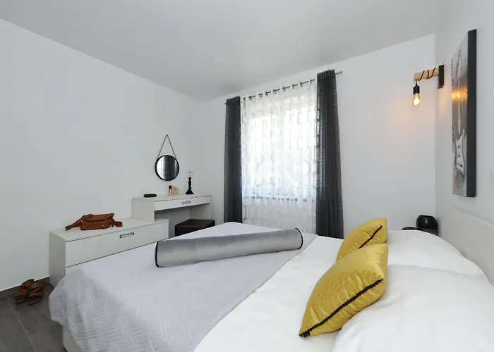 Suva Punta, No 1 Апартаменты Вир